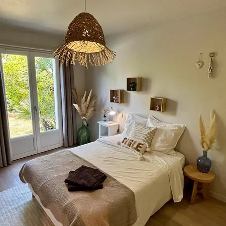 Villa Avec Piscine Proche De Royan Sémussac