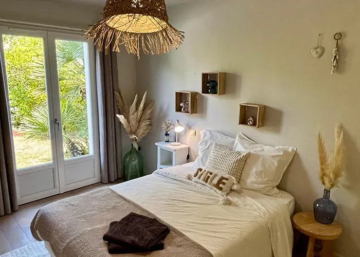 Villa Avec Piscine Proche De Royan Sémussac